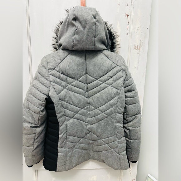 ZeroXposur Ski Jacket with Faux Fur Hood - Picture 5 of 5